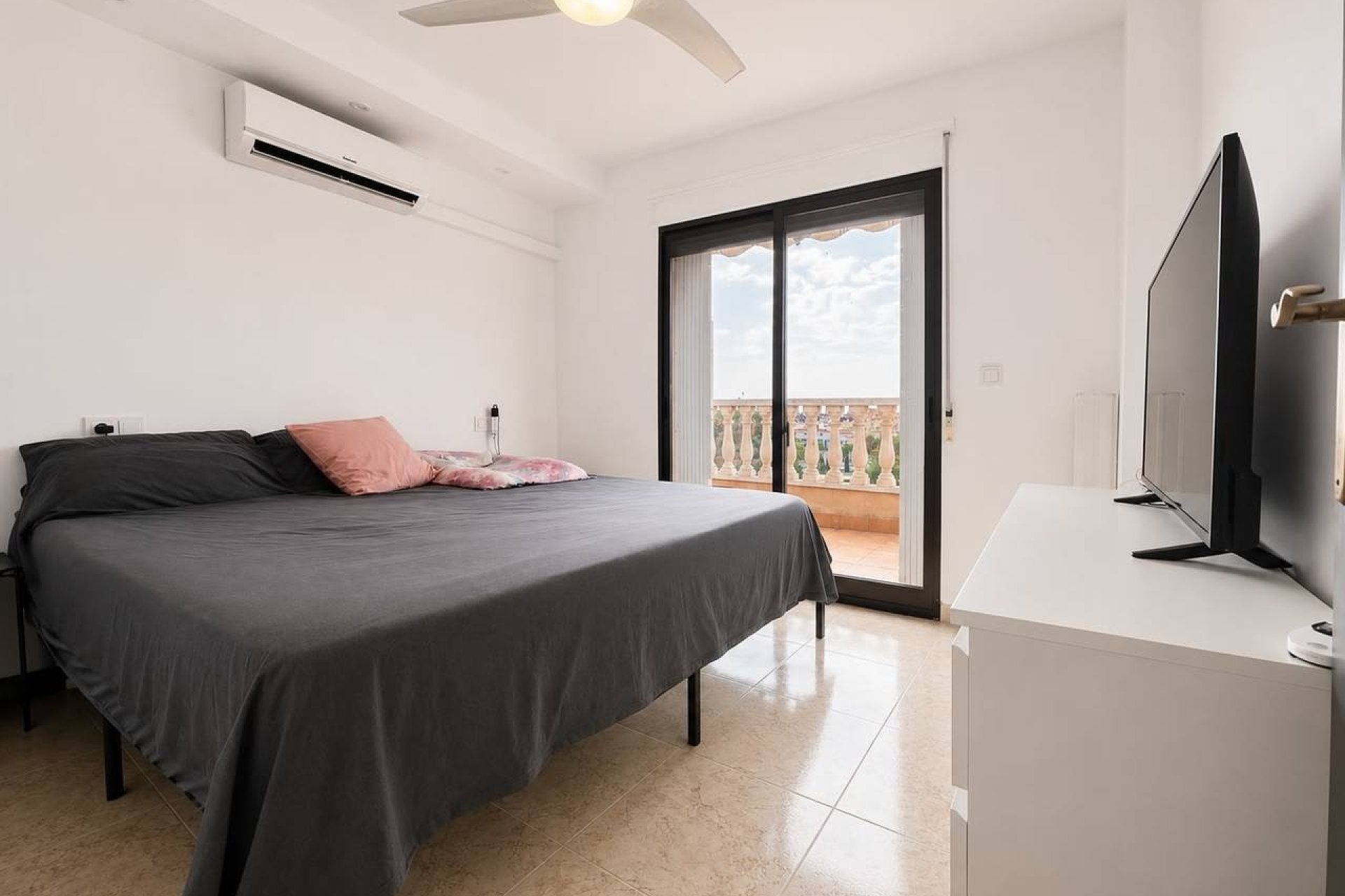 Reventa - Villa -
Villamartin - Costa Blanca