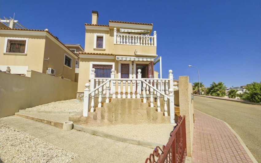Reventa - Villa -
Villamartin - Costa Blanca