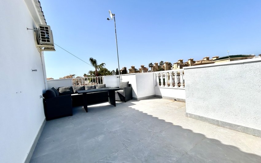 Reventa - Villa -
Villamartin - Costa Blanca
