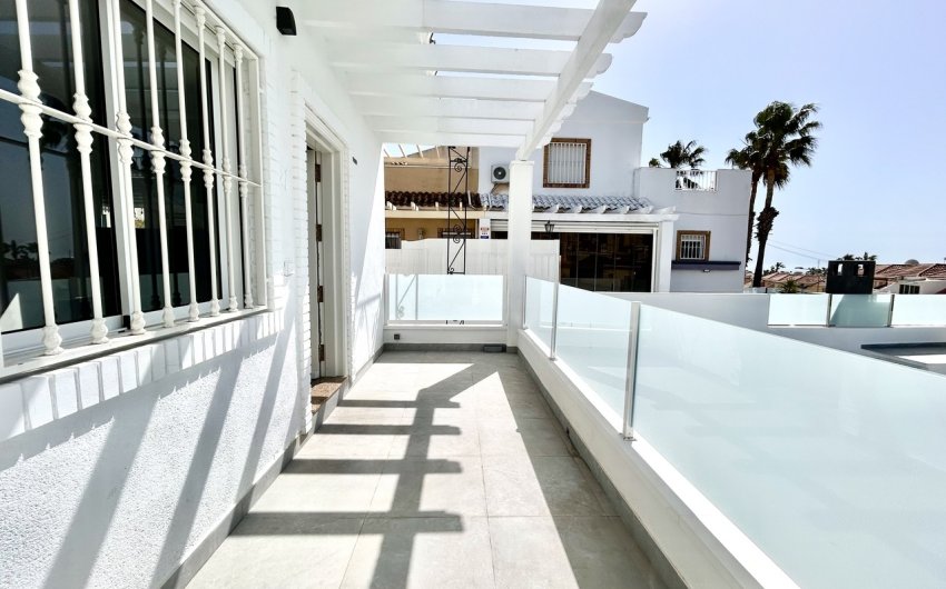 Reventa - Villa -
Villamartin - Costa Blanca