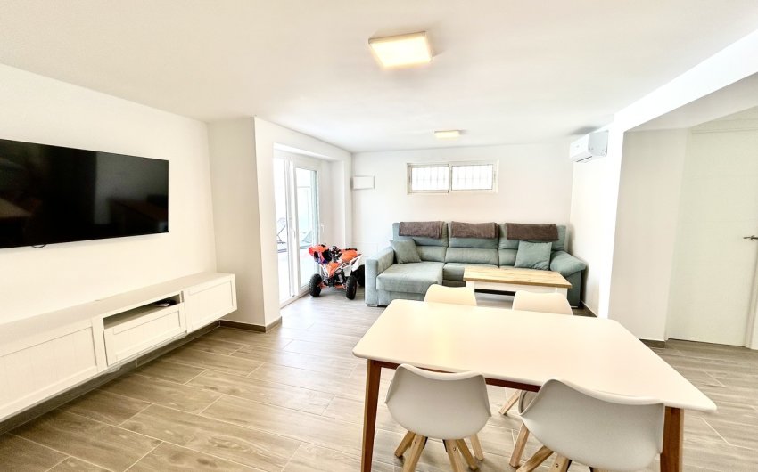 Reventa - Villa -
Villamartin - Costa Blanca