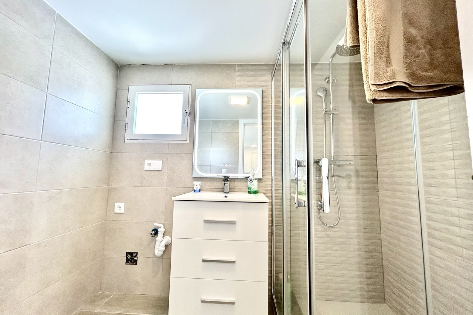 Reventa - Villa -
Villamartin - Costa Blanca
