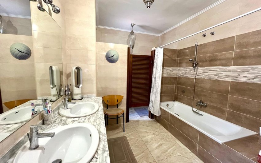 Reventa - Villa -
Villamartin - Costa Blanca