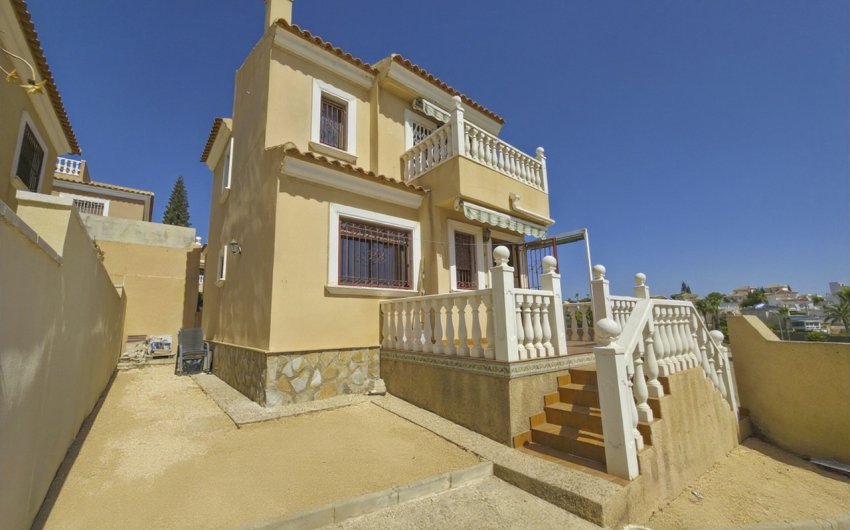 Reventa - Villa -
Villamartin - Costa Blanca