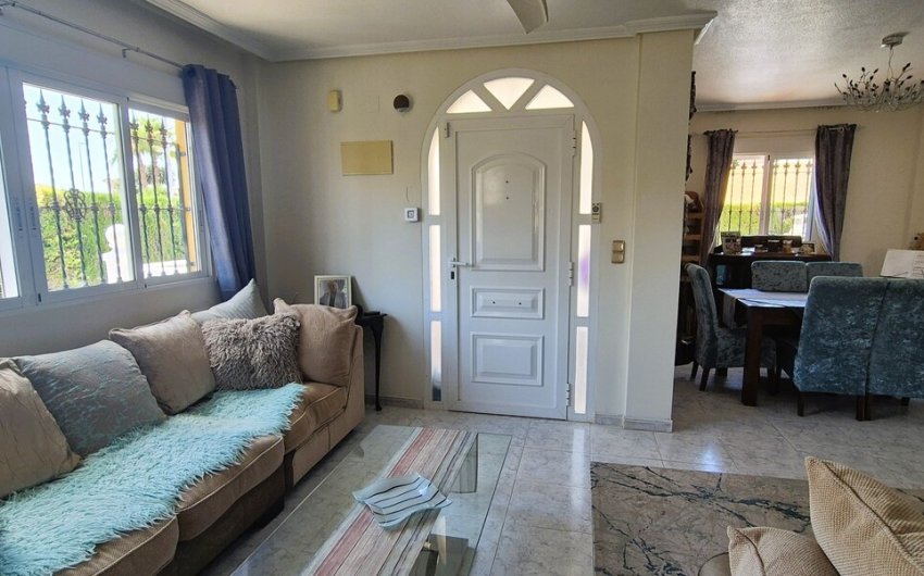 Reventa - Villa -
Villamartin - Costa Blanca