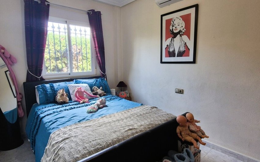Reventa - Villa -
Villamartin - Costa Blanca
