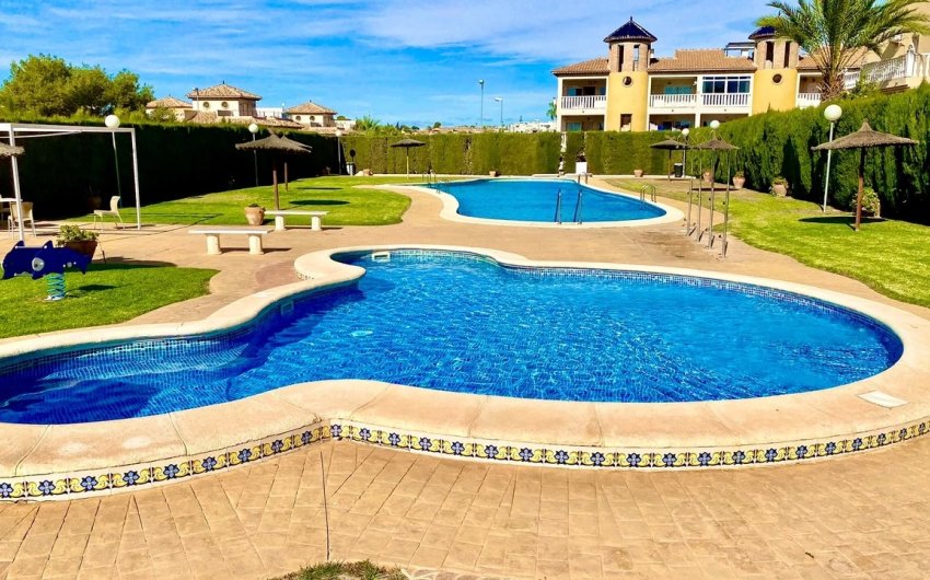 Reventa - Villa -
Villamartin - Costa Blanca