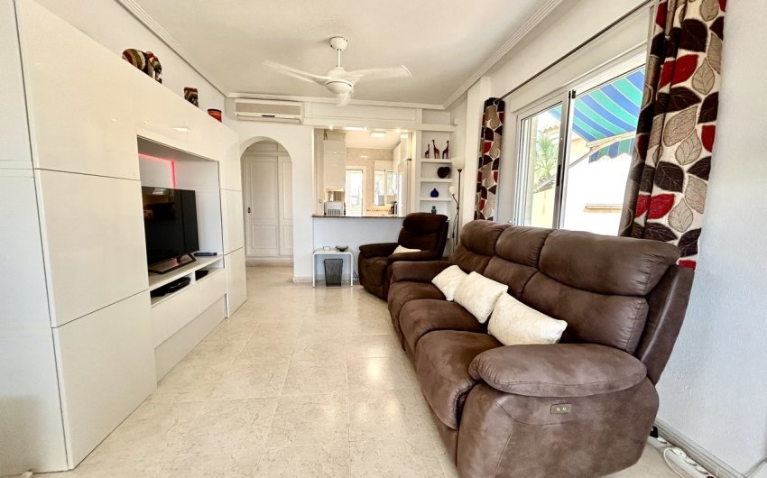 Reventa - Villa -
Villamartin - Costa Blanca