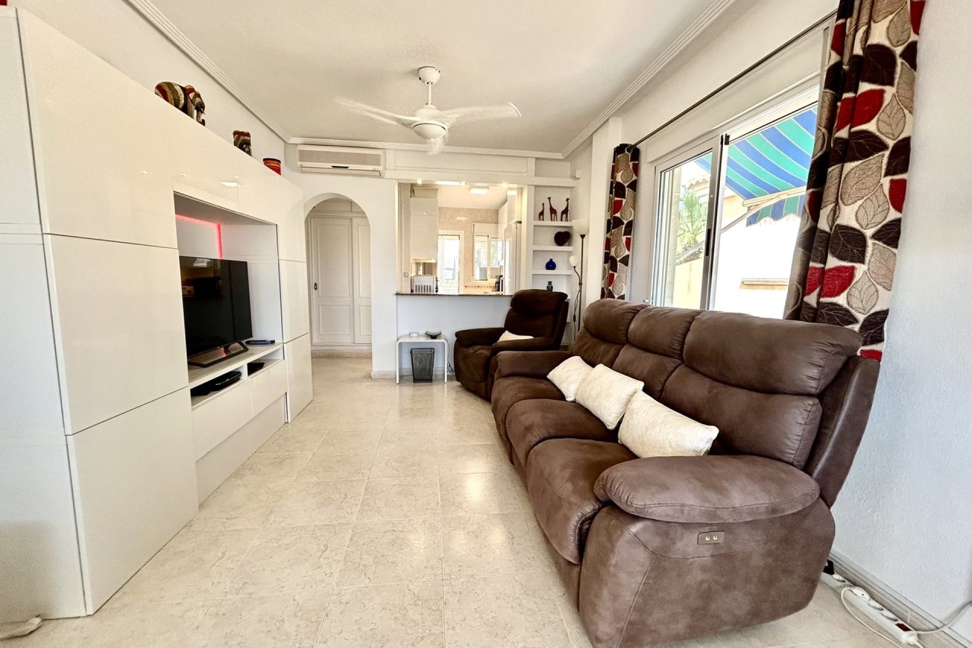 Reventa - Villa -
Villamartin - Costa Blanca