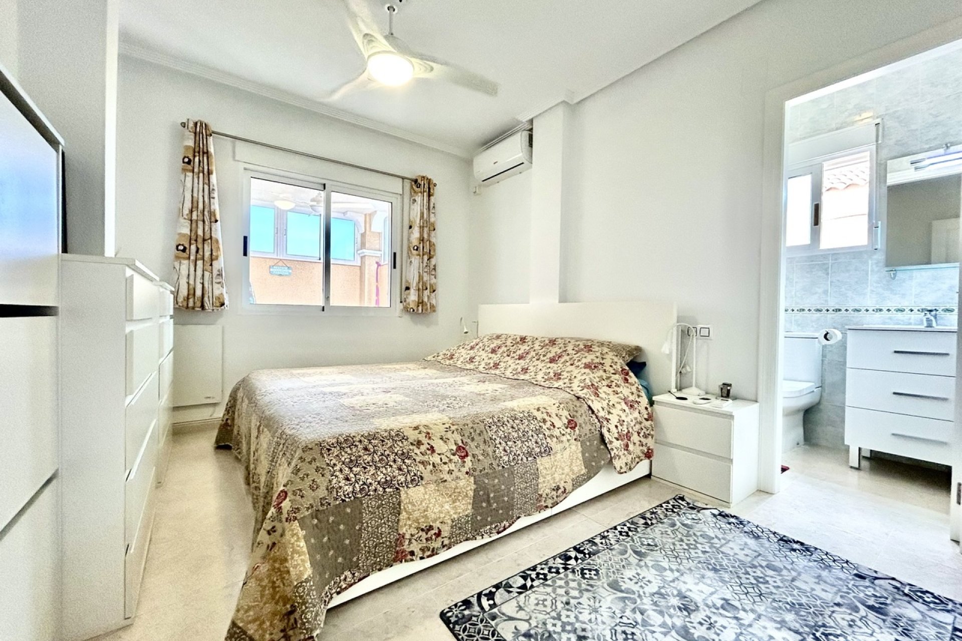 Reventa - Villa -
Villamartin - Costa Blanca