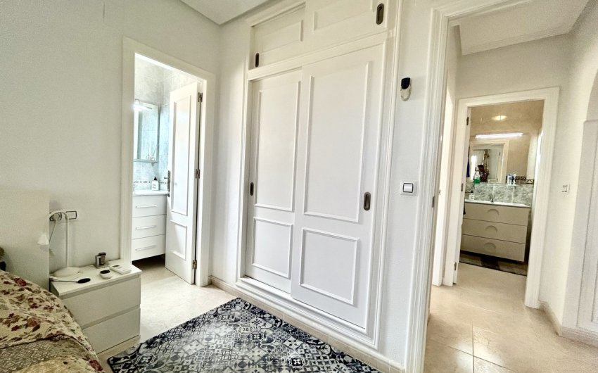 Reventa - Villa -
Villamartin - Costa Blanca