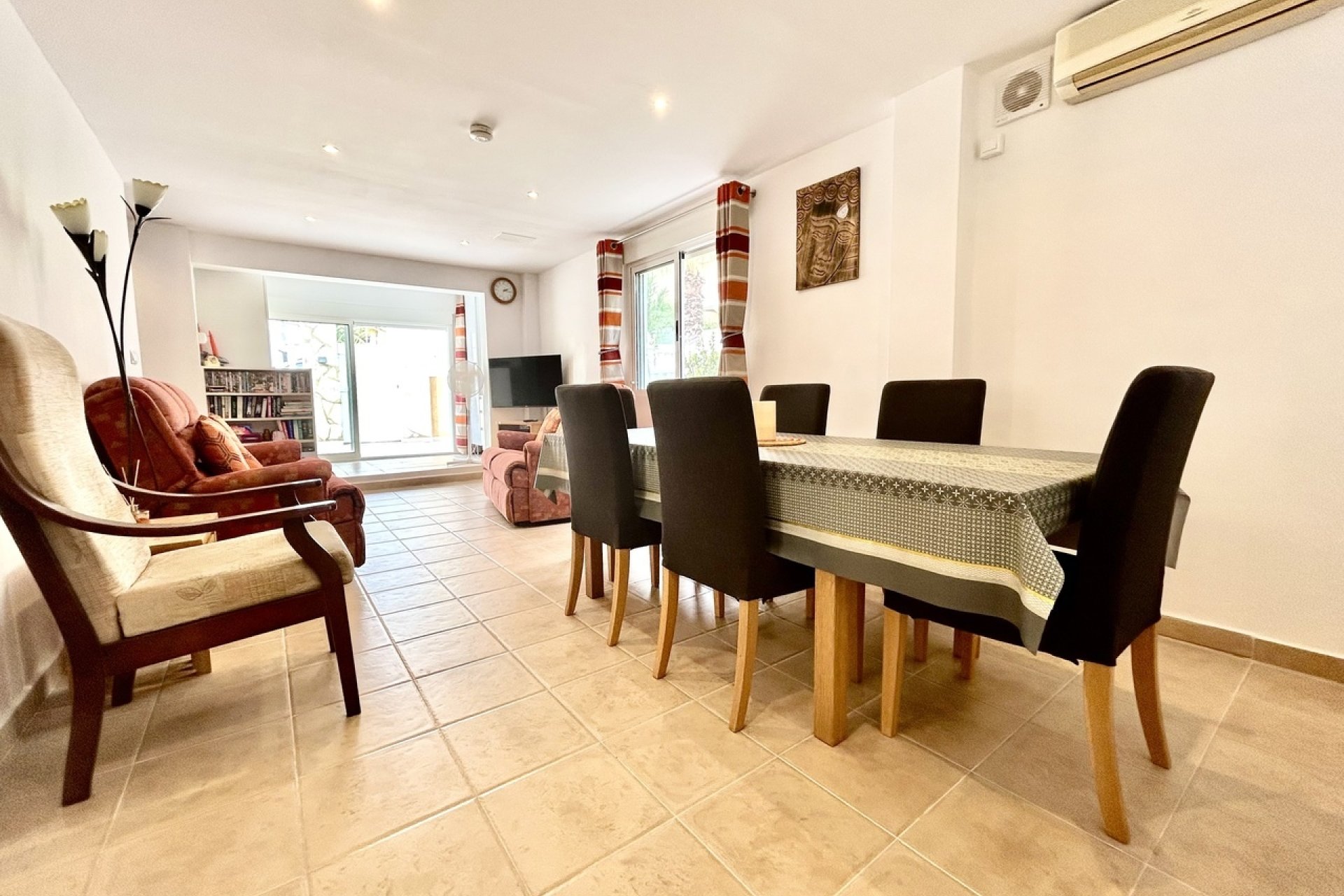 Reventa - Villa -
Villamartin - Costa Blanca