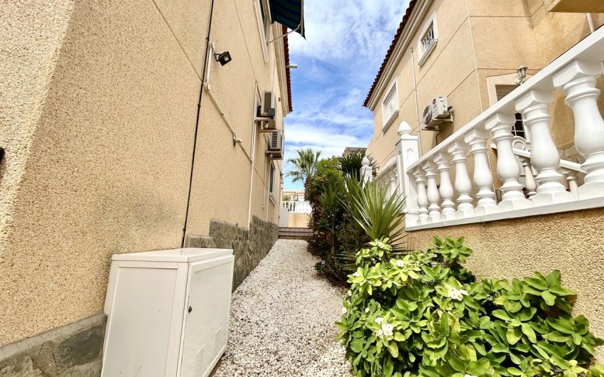 Reventa - Villa -
Villamartin - Costa Blanca
