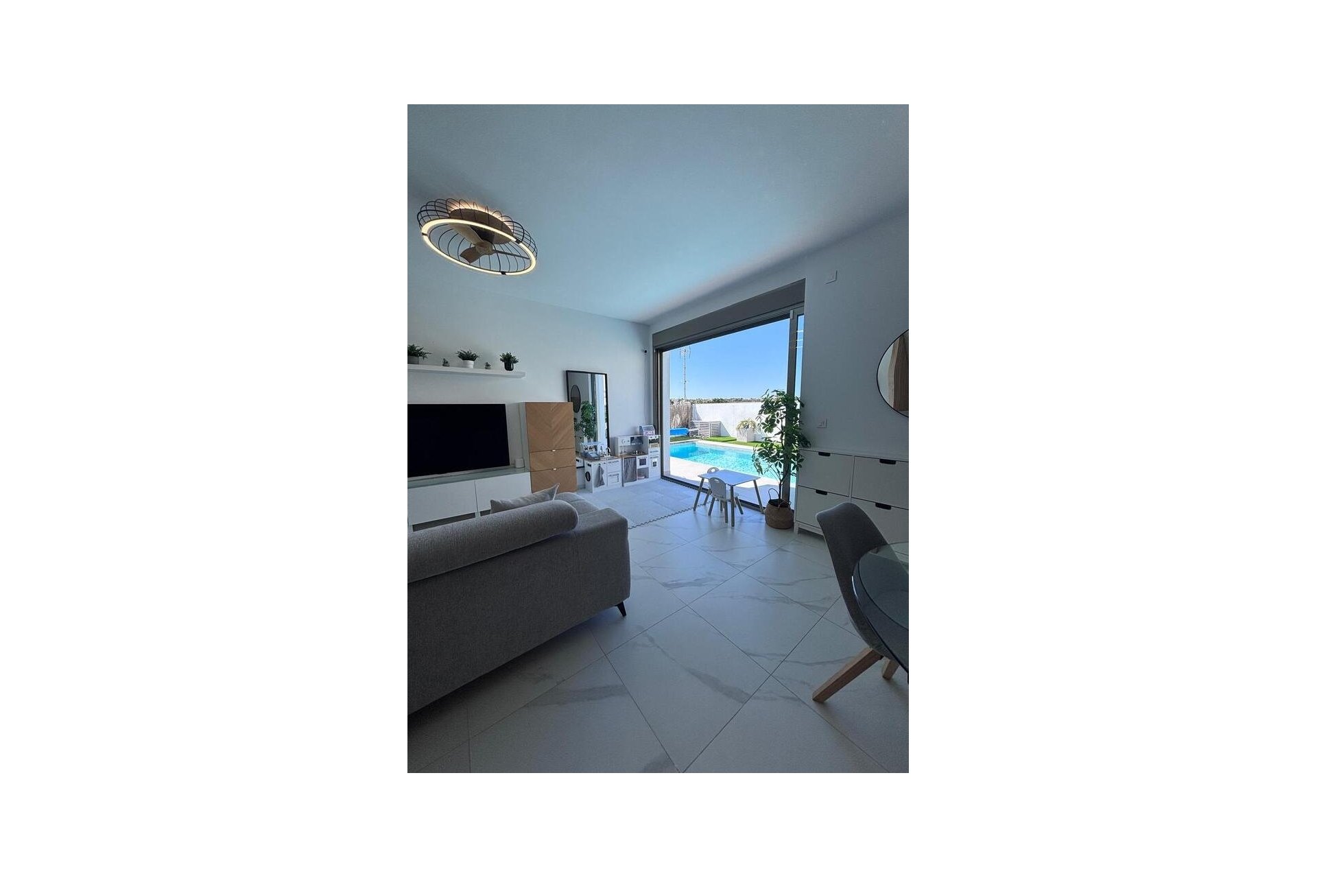 Reventa - Villa -
Villamartin - Costa Blanca