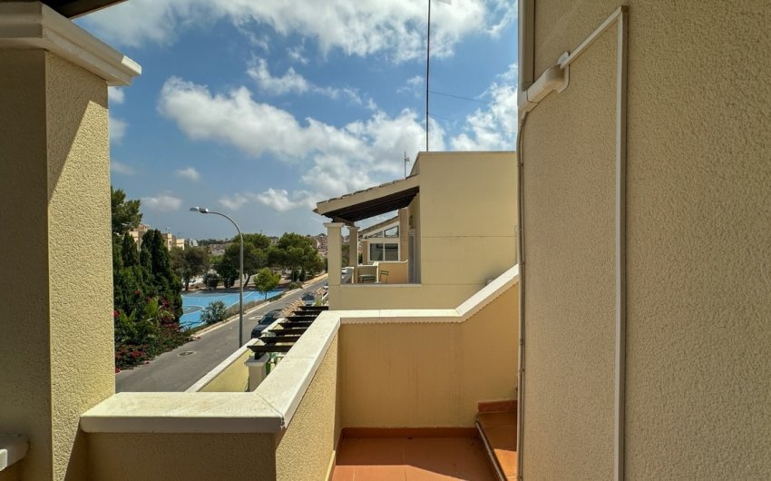 Reventa - Villa -
Villamartin - Costa Blanca