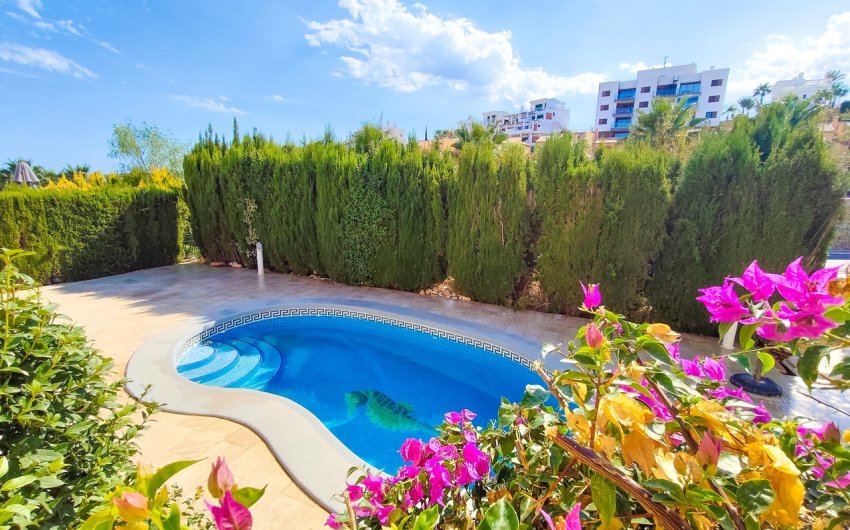 Reventa - Villa -
Villamartin - Costa Blanca
