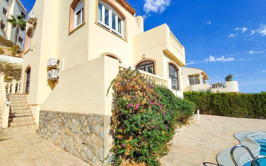 Reventa - Villa -
Villamartin - Costa Blanca