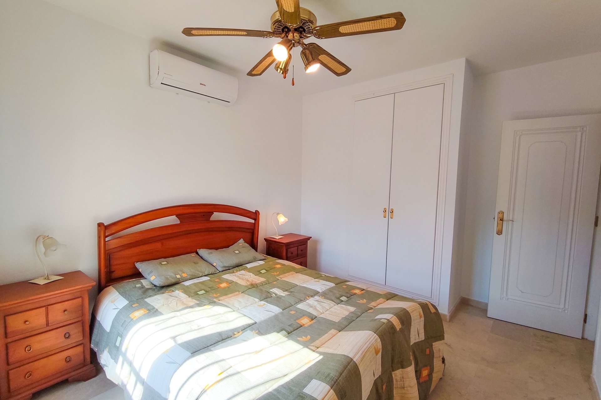 Reventa - Villa -
Villamartin - Costa Blanca