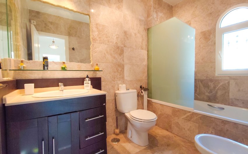 Reventa - Villa -
Villamartin - Costa Blanca