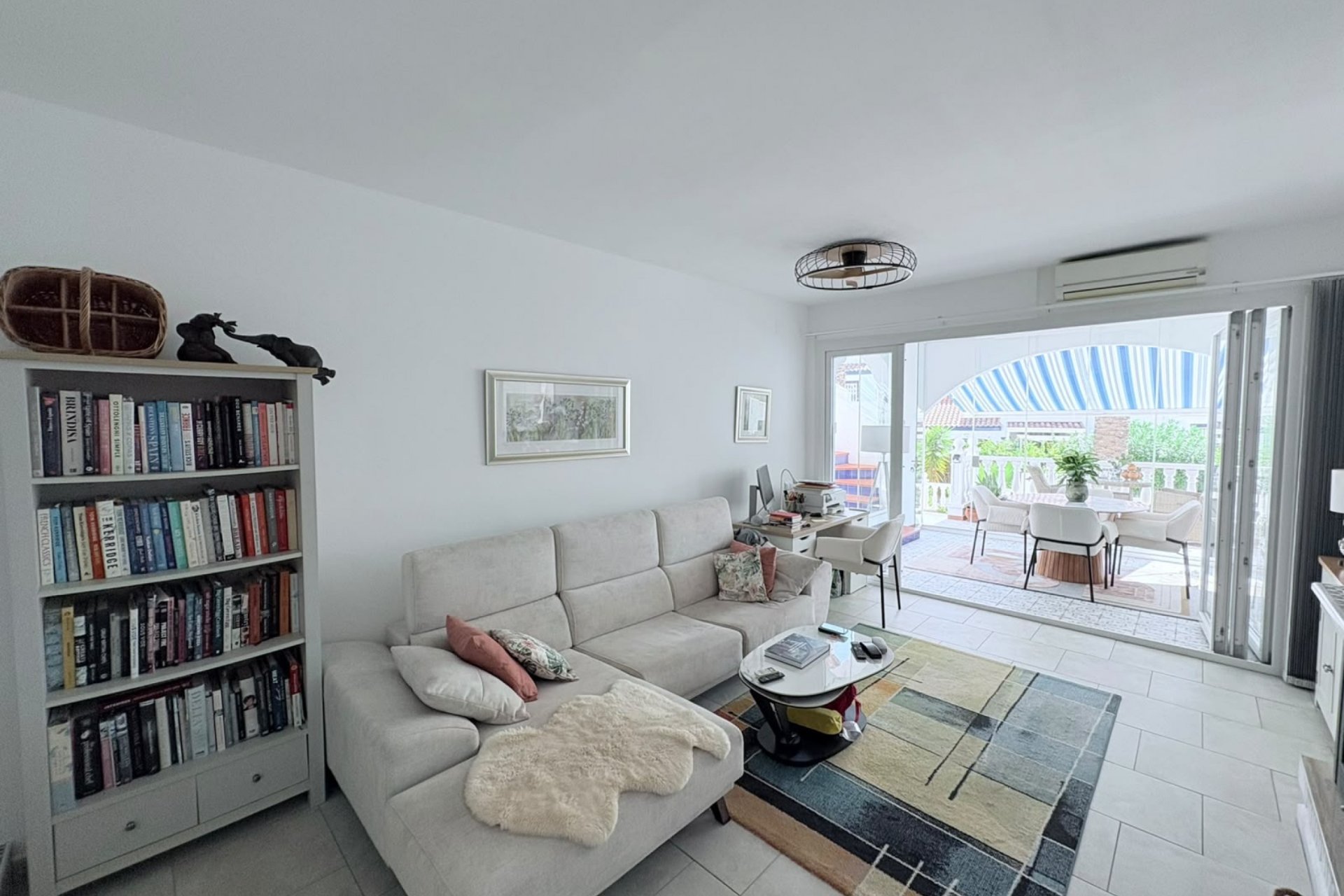 Reventa - Villa -
Villamartin - Costa Blanca