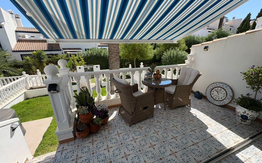 Reventa - Villa -
Villamartin - Costa Blanca