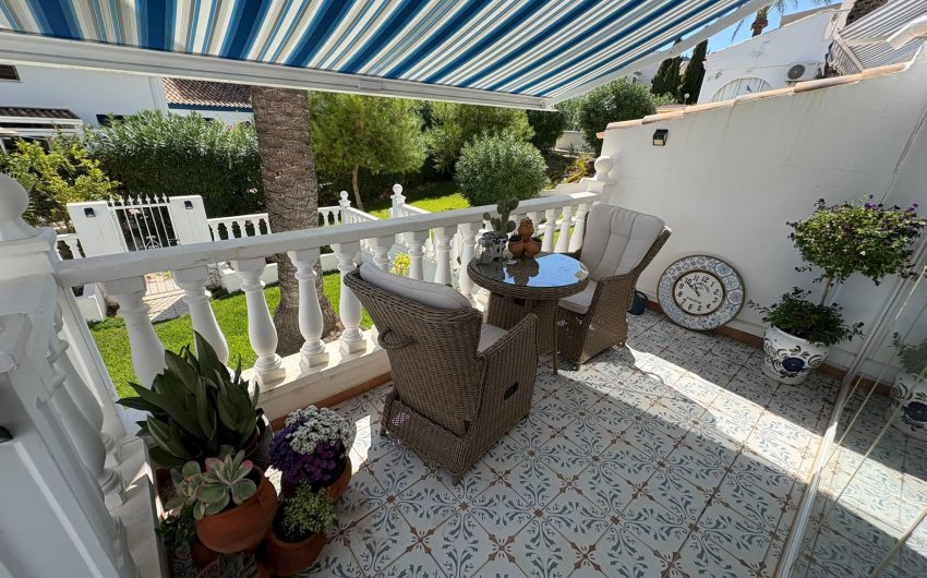 Reventa - Villa -
Villamartin - Costa Blanca