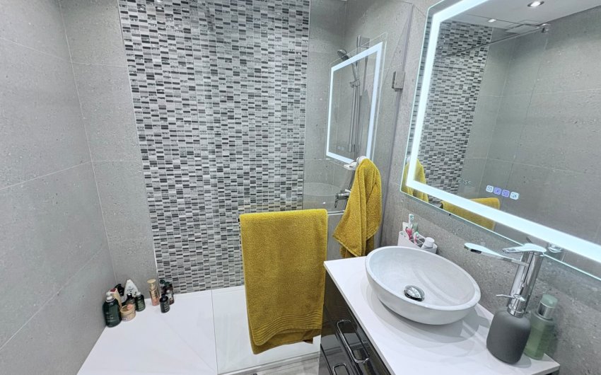 Reventa - Villa -
Villamartin - Costa Blanca