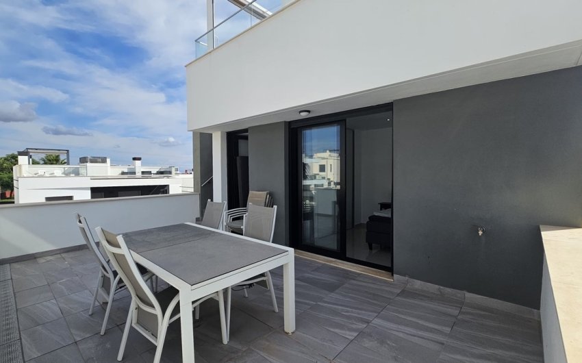 Reventa - Villa -
Villamartin - Costa Blanca