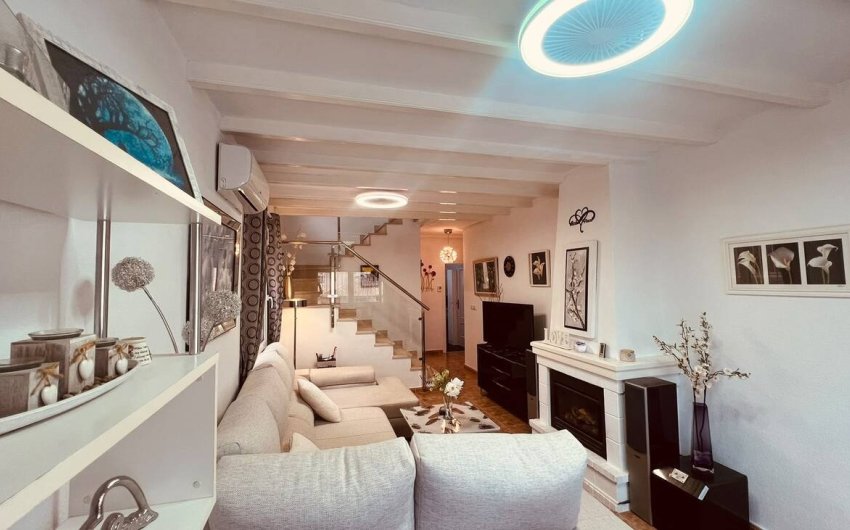 Reventa - Villa -
Villamartin - Costa Blanca