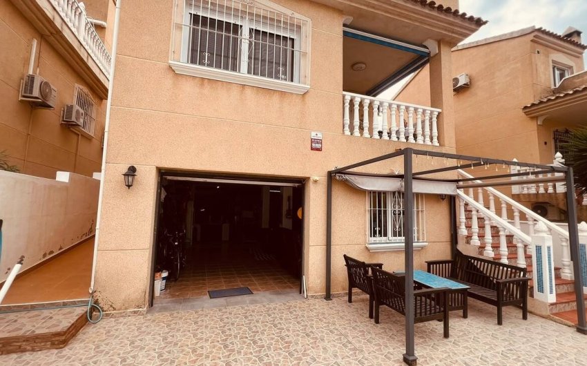 Reventa - Villa -
Villamartin - Costa Blanca