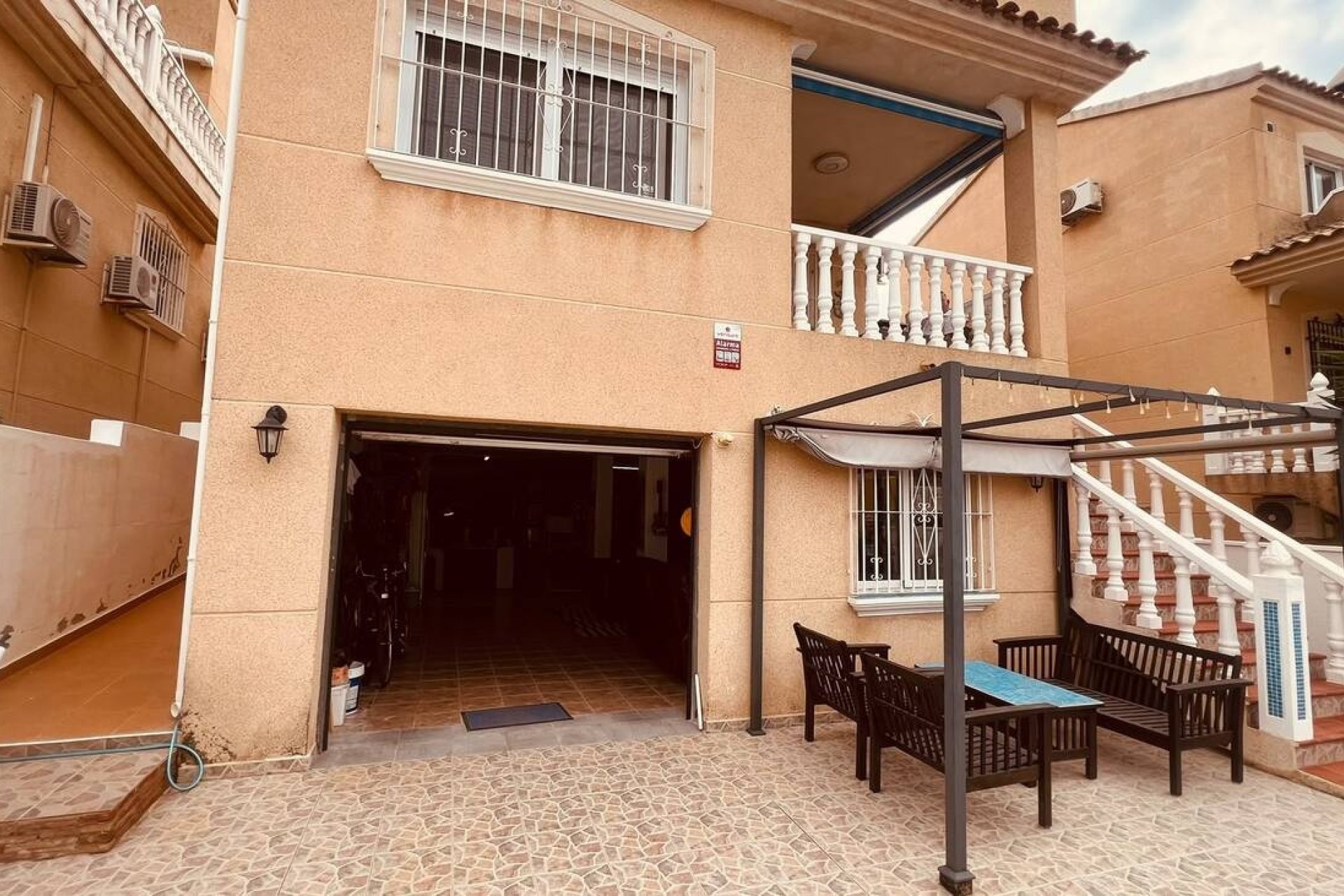 Reventa - Villa -
Villamartin - Costa Blanca