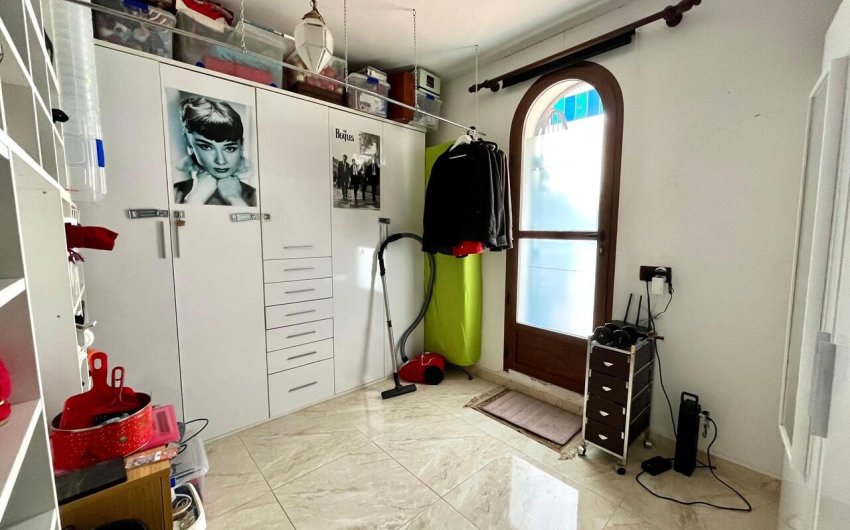 Reventa - Villa -
Villamartin - Costa Blanca
