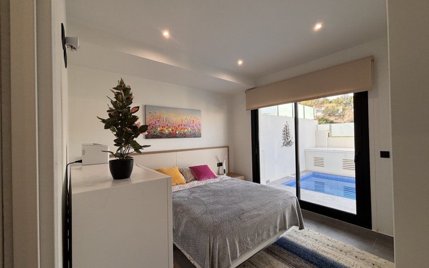 Reventa - Villa -
Villamartin - Costa Blanca