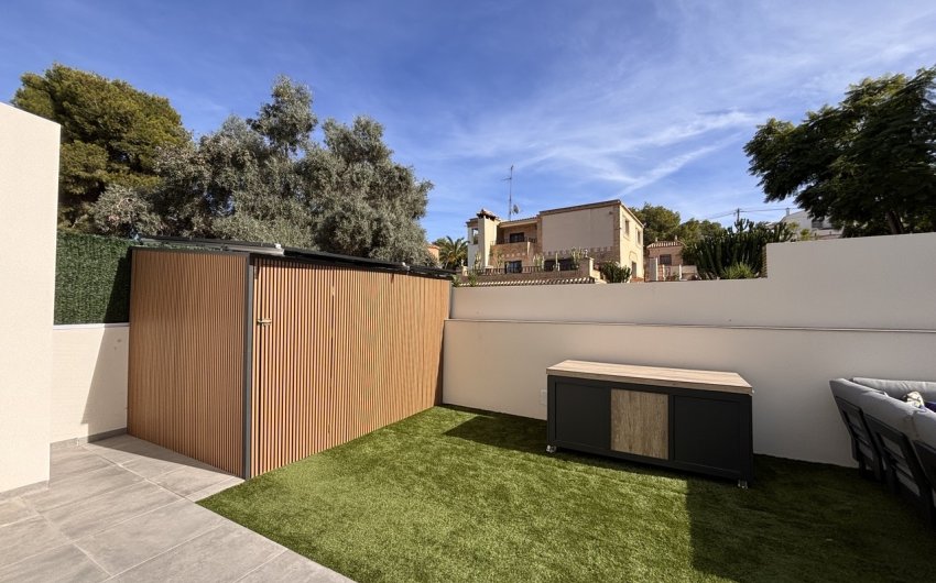 Reventa - Villa -
Villamartin - Costa Blanca