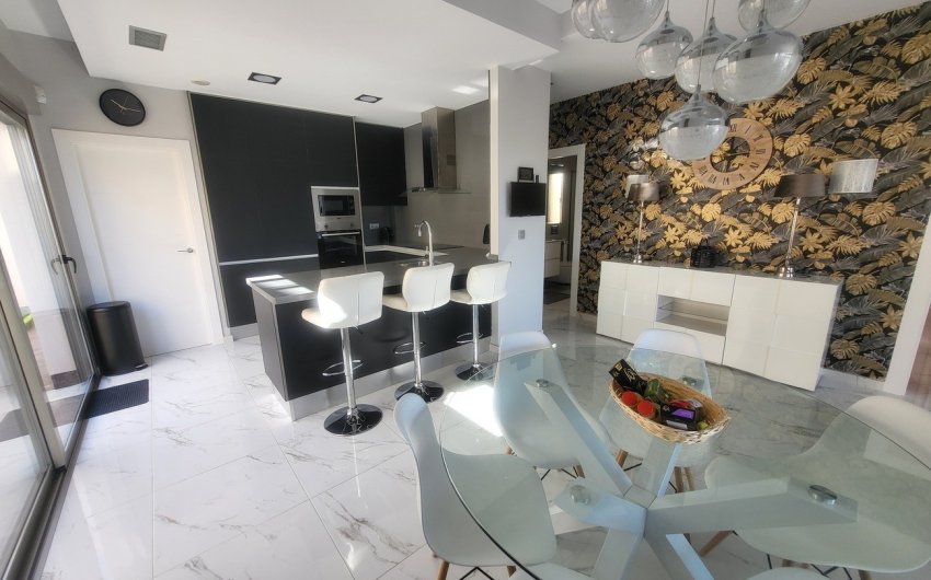 Reventa - Villa -
Villamartin - Costa Blanca