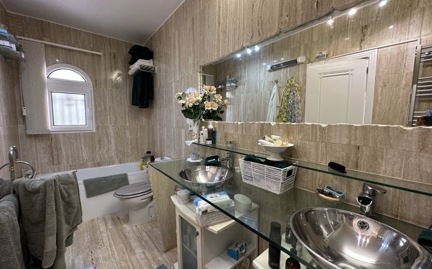 Reventa - Villa -
Villamartin - Costa Blanca