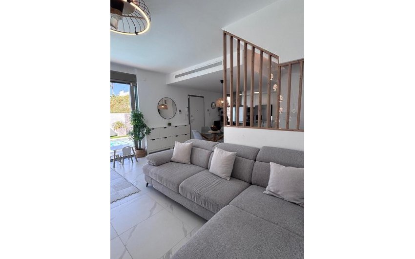 Reventa - Villa -
Villamartin - Costa Blanca
