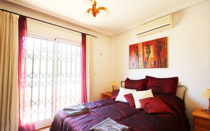 Reventa - Villa -
Villamartin - Costa Blanca