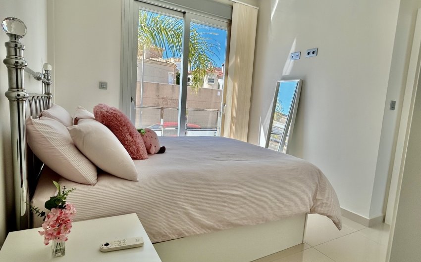 Reventa - Villa -
Villamartin - Costa Blanca