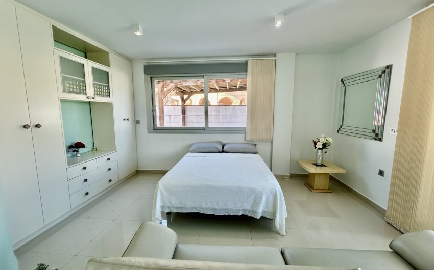 Reventa - Villa -
Villamartin - Costa Blanca