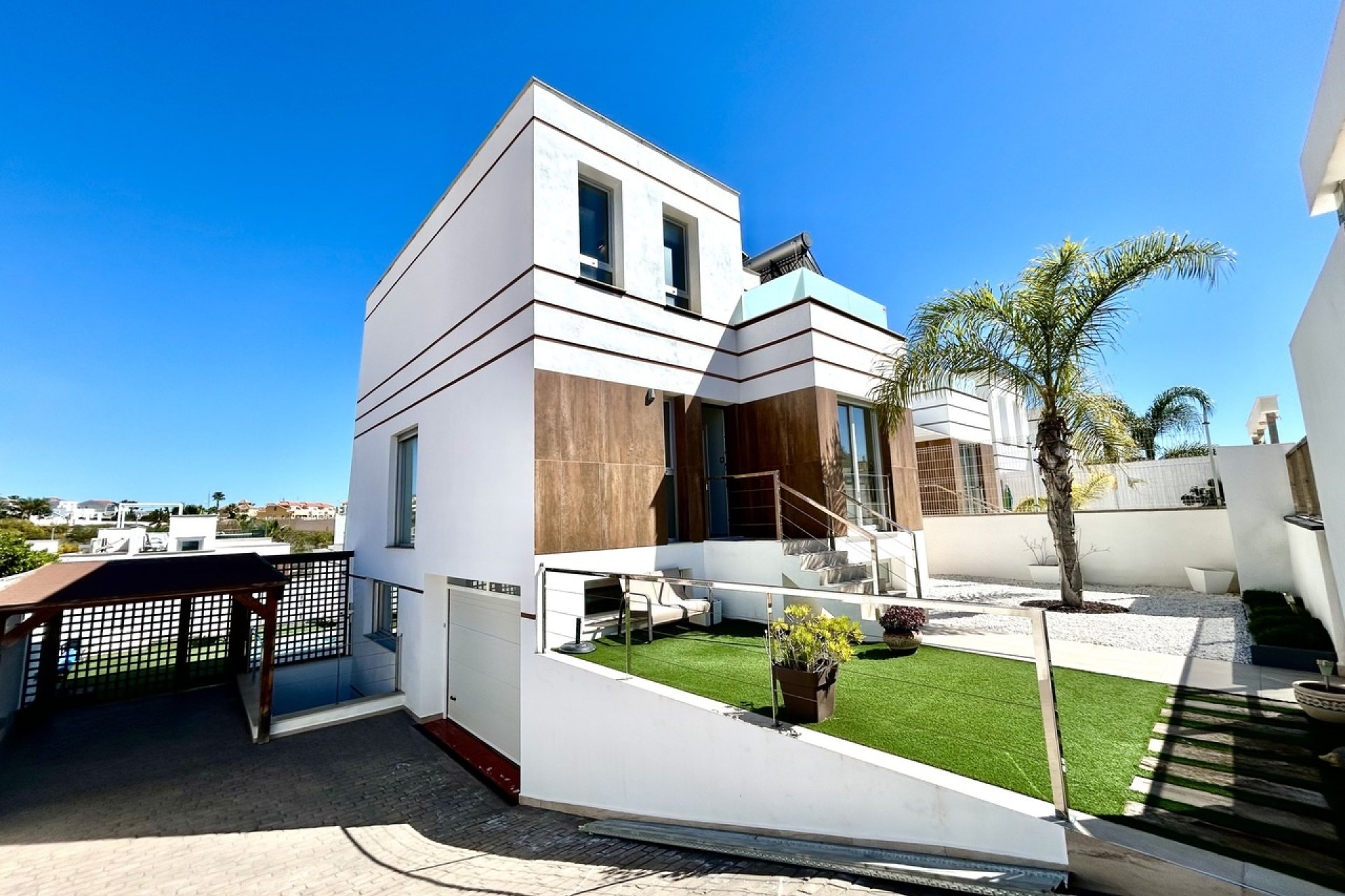 Reventa - Villa -
Villamartin - Costa Blanca