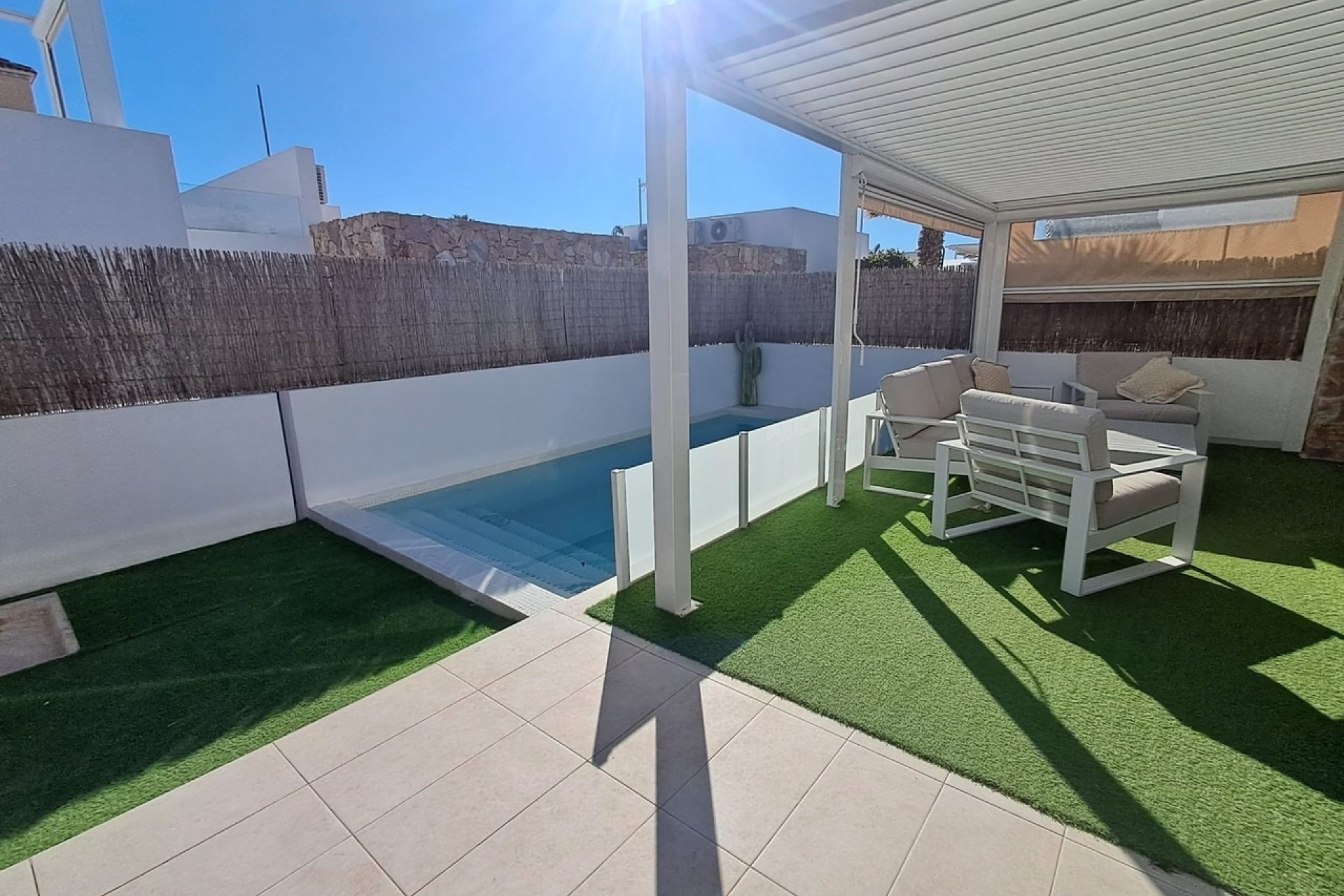 Reventa - Villa -
Villamartin - Costa Blanca