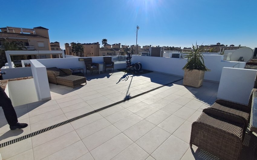 Reventa - Villa -
Villamartin - Costa Blanca