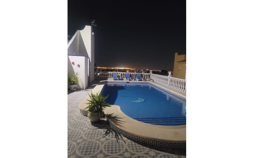 Reventa - Villa -
Villamartin - Costa Blanca