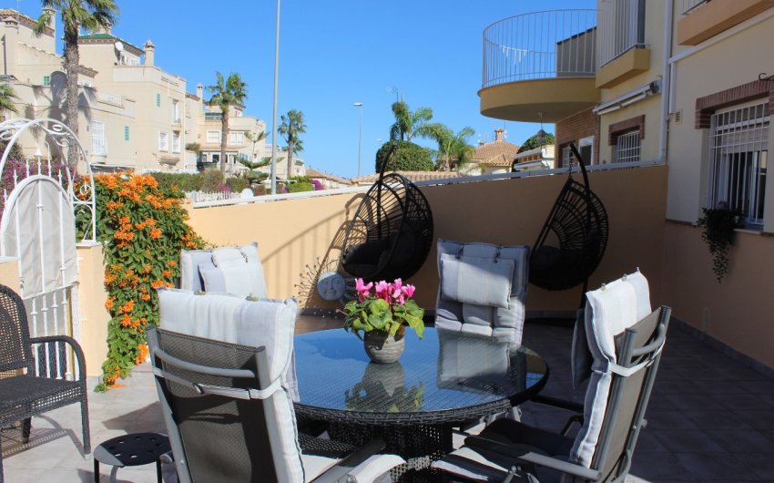 Reventa - Villa -
Villamartin - Costa Blanca