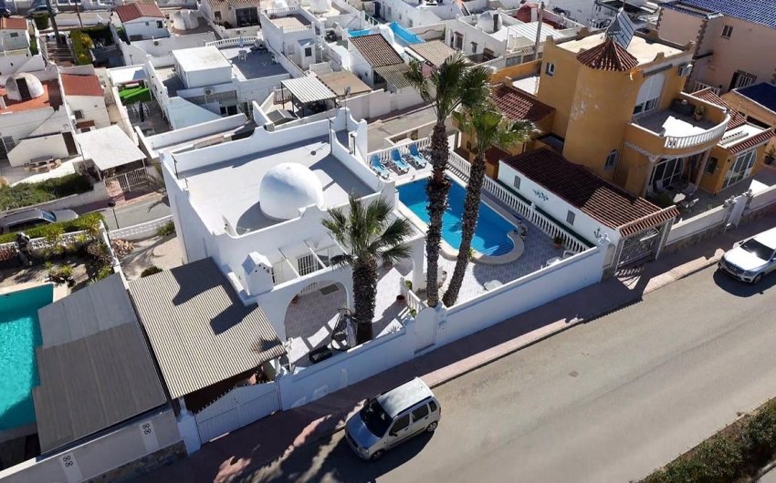 Reventa - Villa -
Villamartin - Costa Blanca