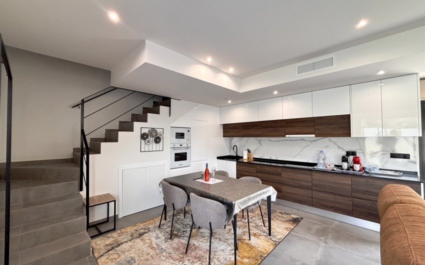 Reventa - Villa -
Villamartin - Costa Blanca
