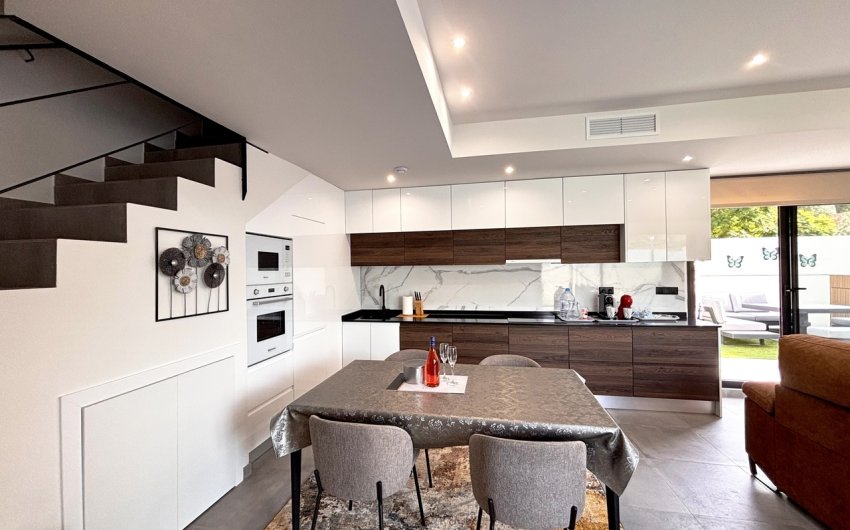 Reventa - Villa -
Villamartin - Costa Blanca