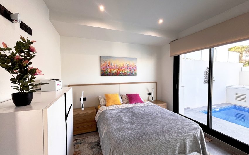 Reventa - Villa -
Villamartin - Costa Blanca