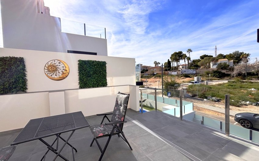 Reventa - Villa -
Villamartin - Costa Blanca